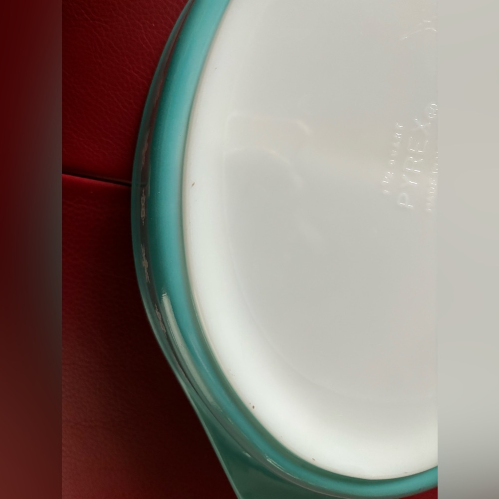 Pyrex Snowflake Divided Dish - Picture 2 of 9